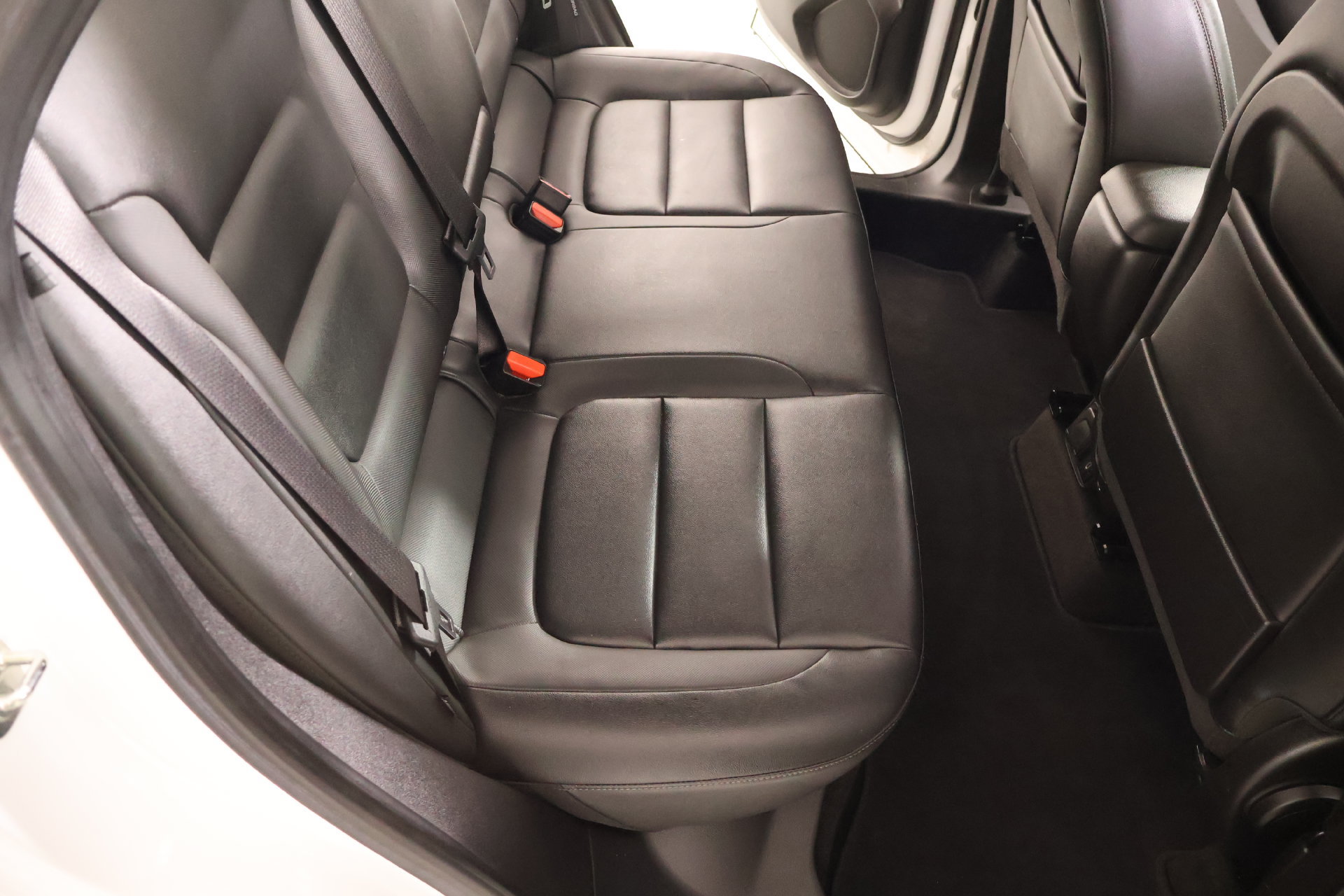 Used 2022 Chevrolet TrailBlazer LT w/ Premium Seating Package FWD image 14