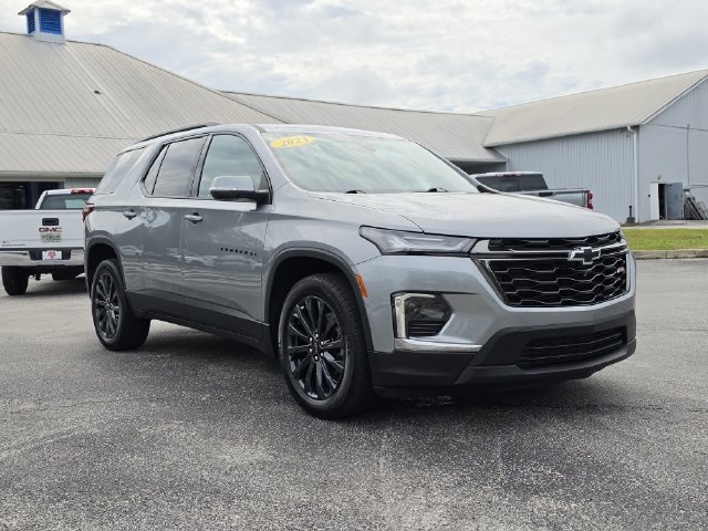 Certified 2023 Chevrolet Traverse RS FWD image 2