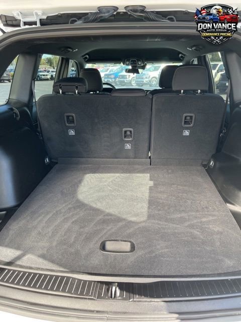 Used 2025 Jeep Grand Cherokee Laredo w/ Trailer Tow Package image 32