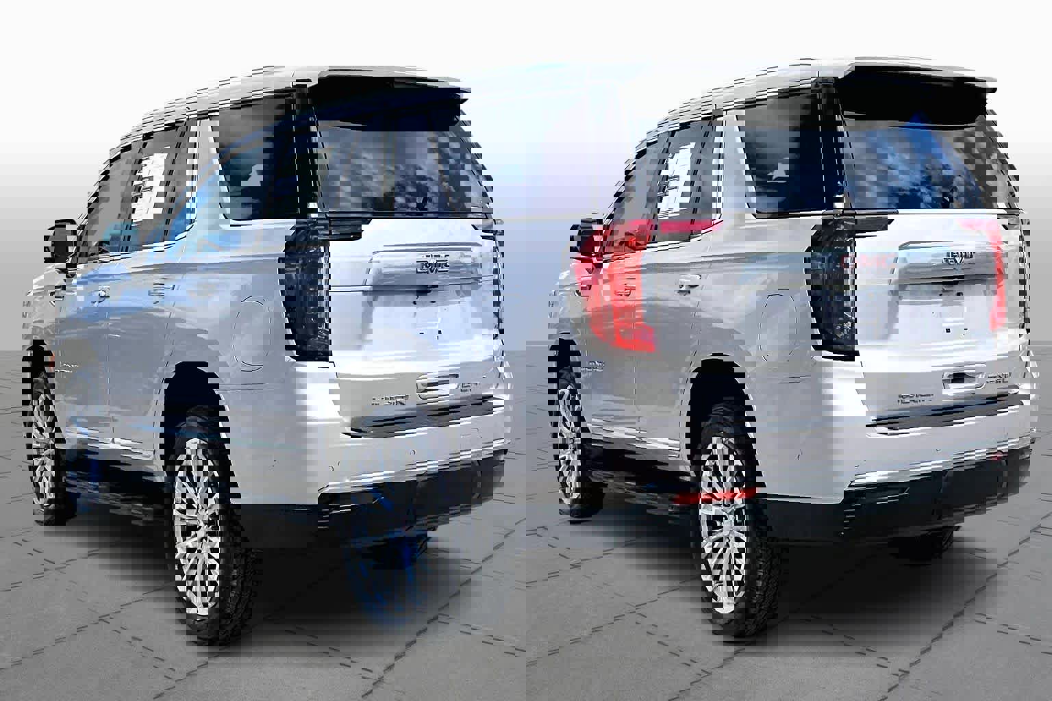 Used 2024 GMC Yukon Denali w/ Advanced Technology Package image 12