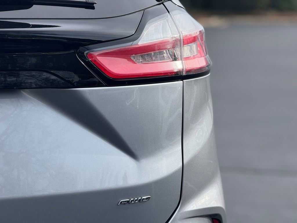 Used 2023 Ford Edge SEL image 13