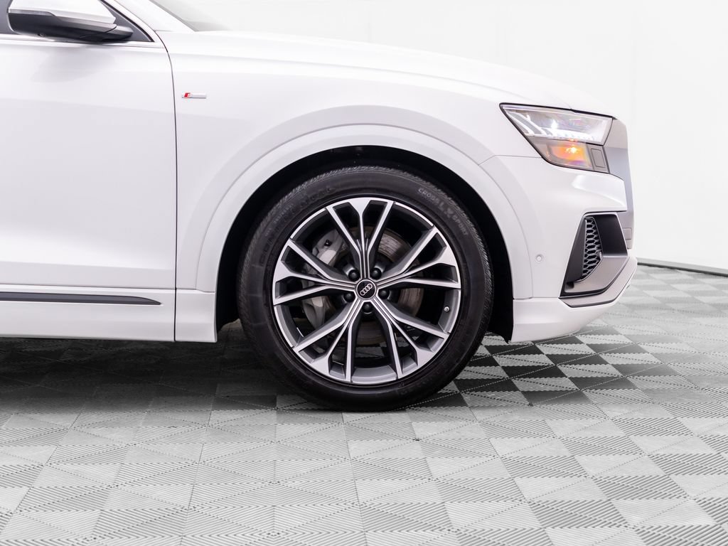 Used 2023 Audi Q8 Prestige AWD/4WD image 30