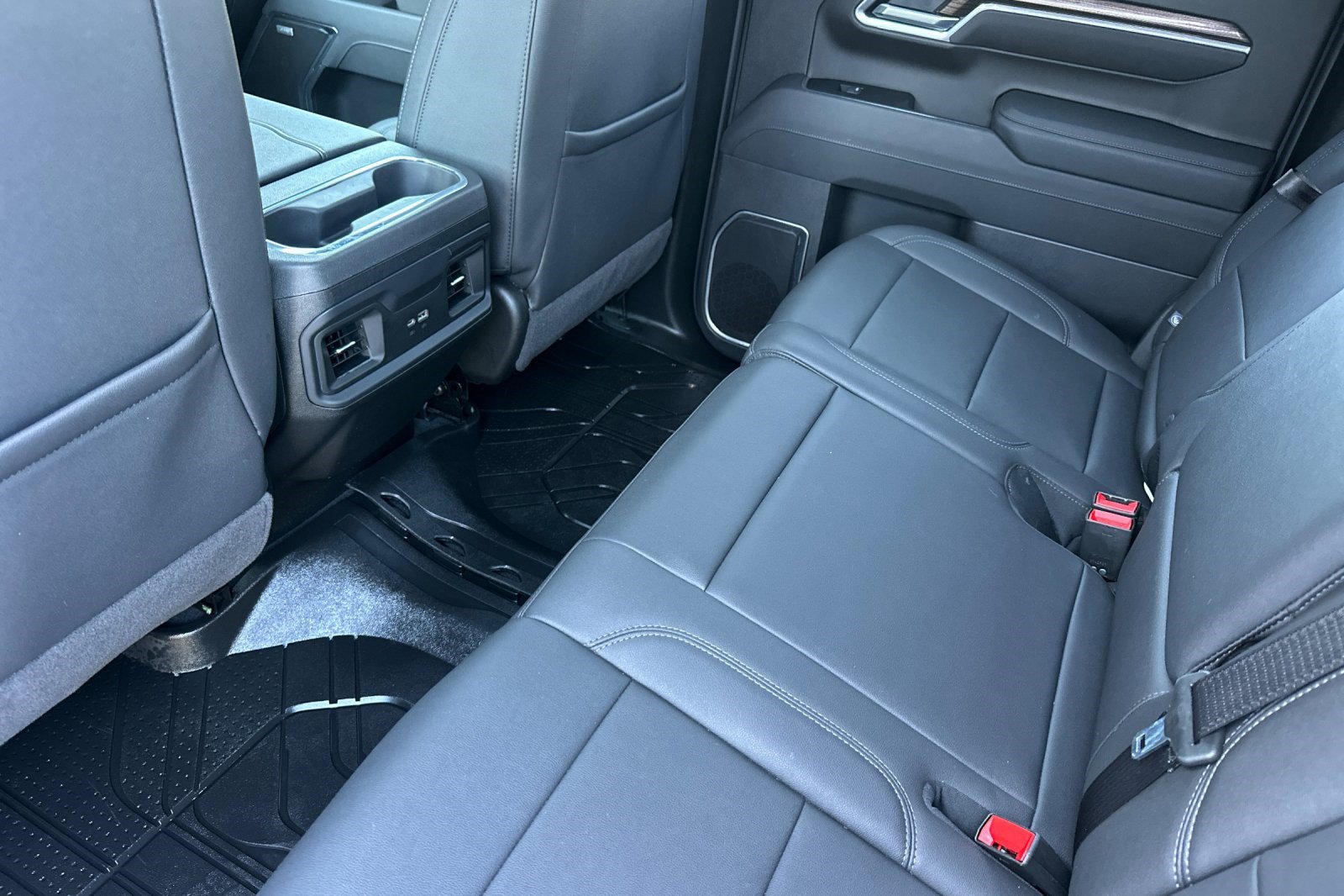 Used 2026 Chevrolet Silverado 1500 RST w/ Redline Edition AWD/4WD image 15
