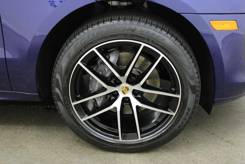Certified 2023 Porsche Macan AWD/4WD image 15