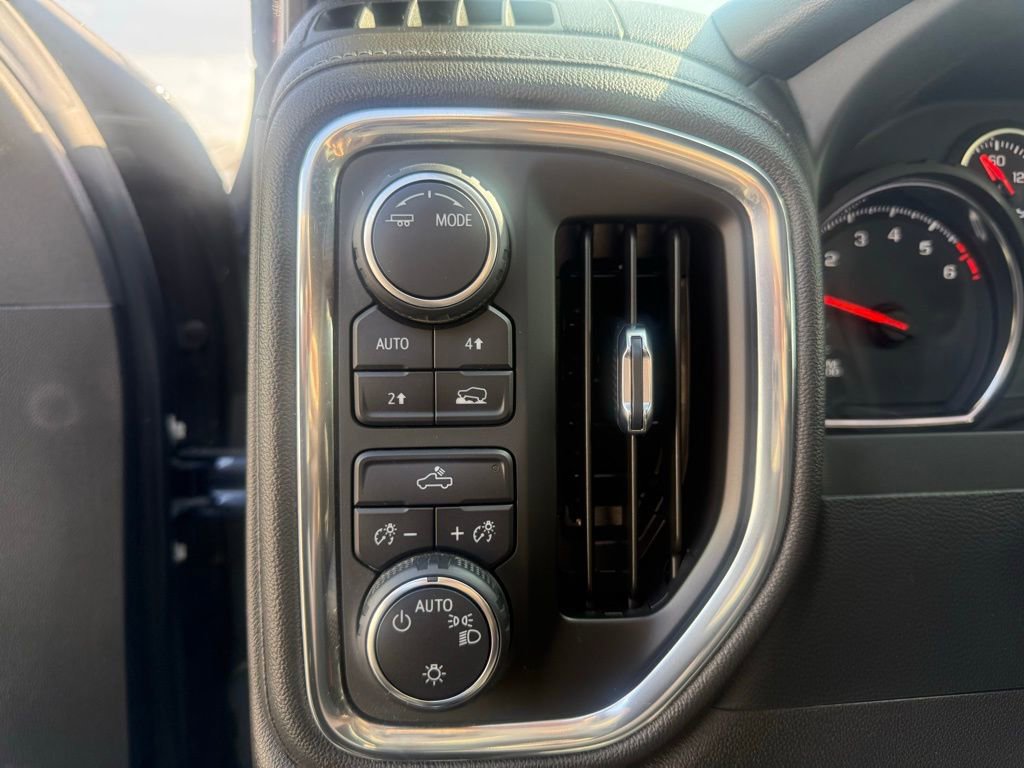 Used 2022 Chevrolet Silverado 1500 LT AWD/4WD image 16