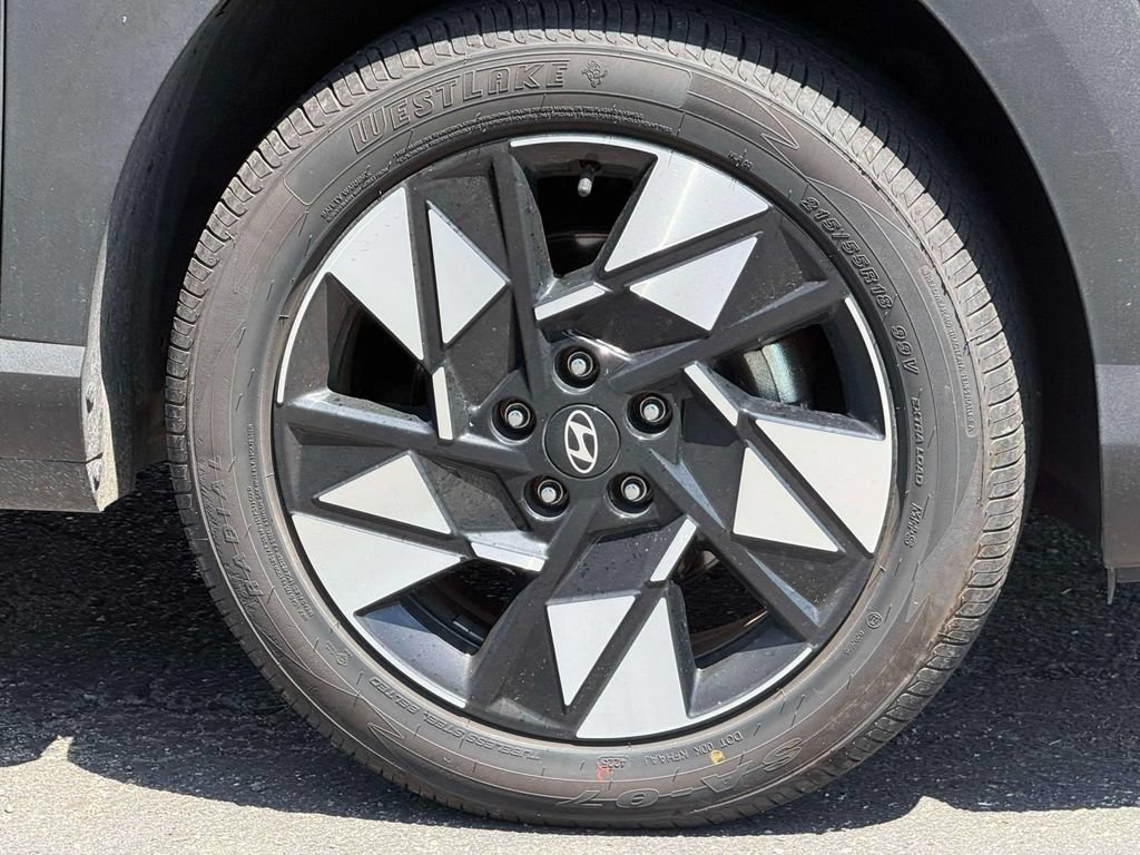 Used 2025 Hyundai Kona SEL FWD image 8