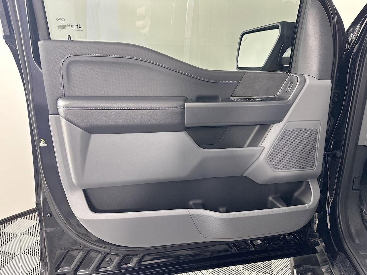 Used 2025 Ford F150 XLT w/ Equipment Group 301A Standard image 28