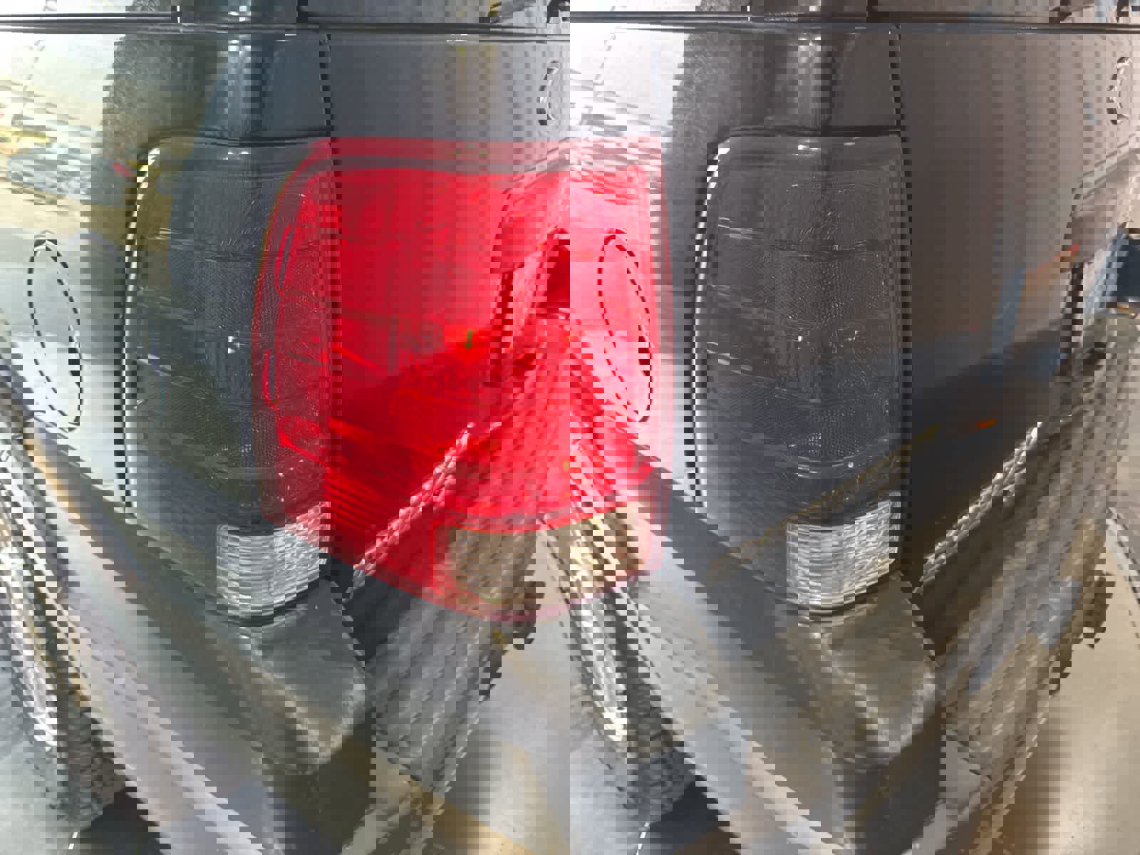 Used 2004 Ford Expedition XLT image 12