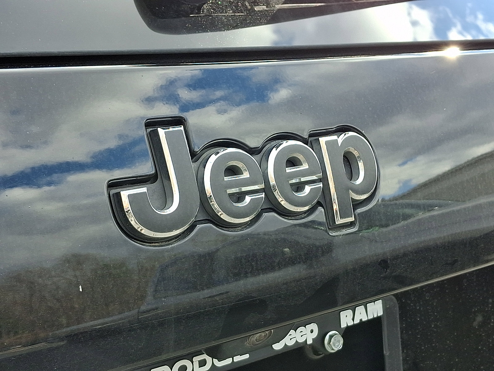 Certified 2019 Jeep Cherokee Latitude Plus image 29