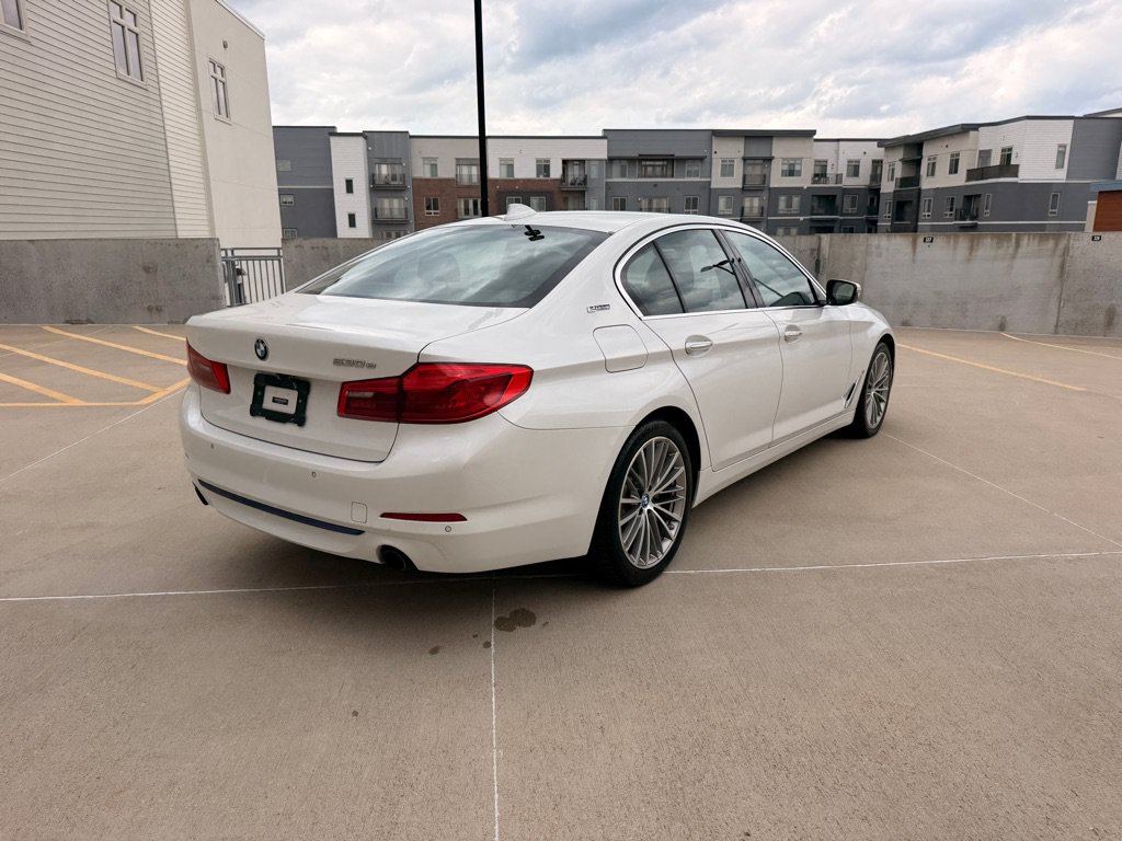 Used 2018 BMW 530e xDrive AWD/4WD image 3