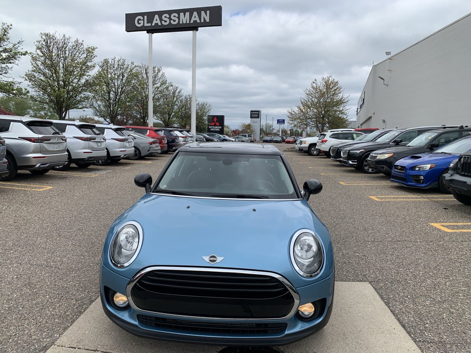 Used 2017 MINI Cooper Clubman ALL4 AWD/4WD image 2