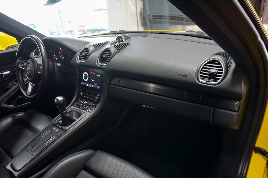 Used 2019 Porsche 718 Cayman RWD image 61