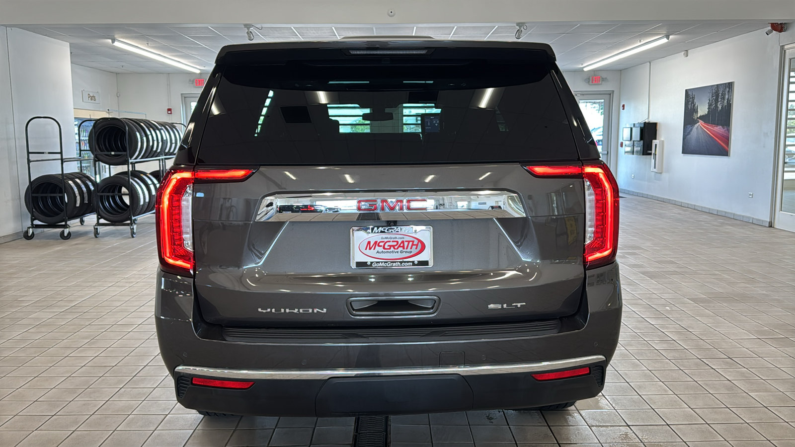 Used 2021 GMC Yukon SLT w/ SLT Luxury Plus Package AWD/4WD image 6
