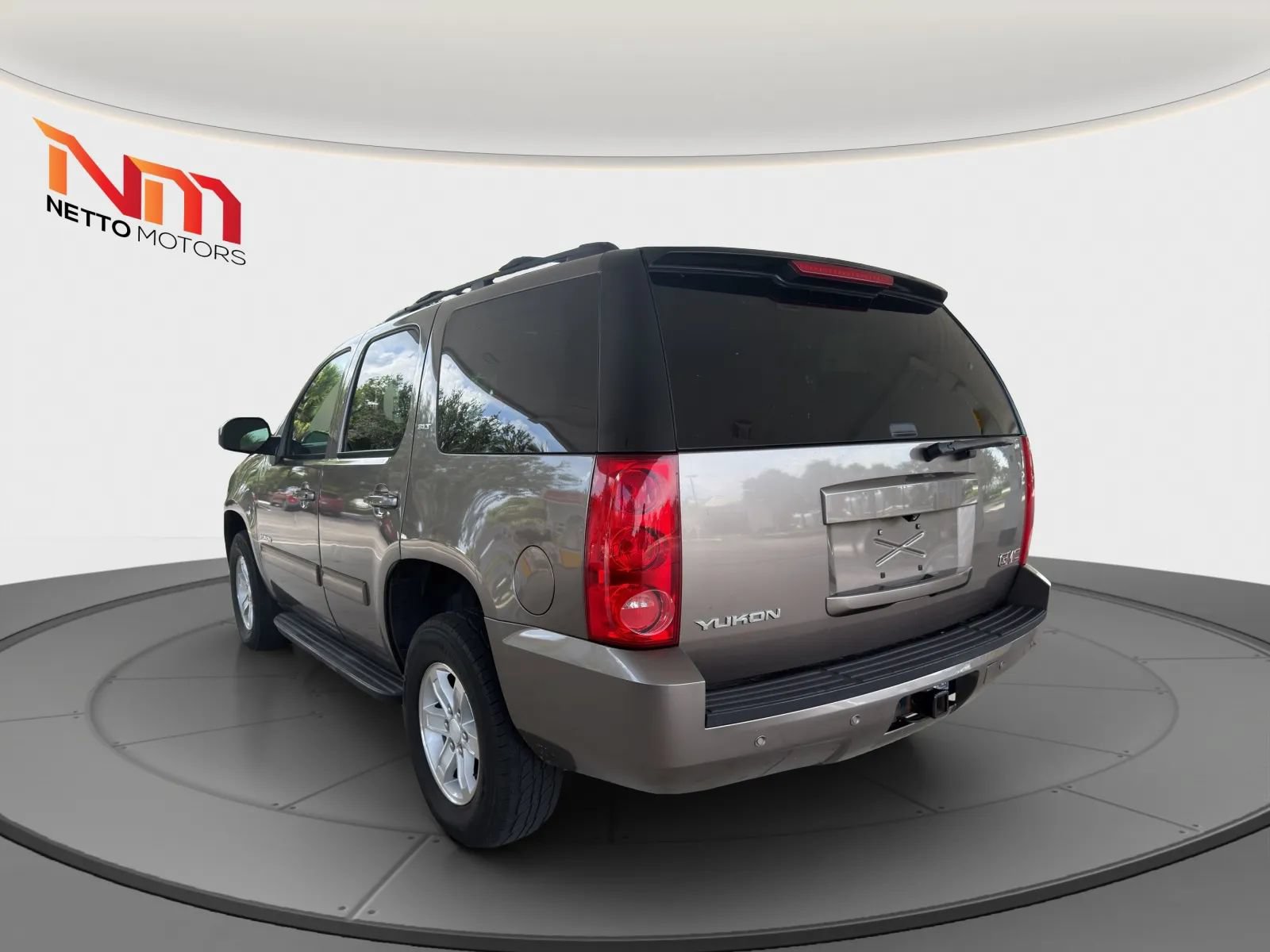 Used 2013 GMC Yukon SLT AWD/4WD image 3