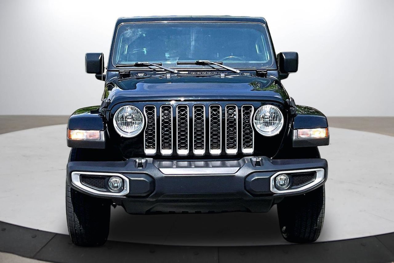 Used 2022 Jeep Wrangler Unlimited Sahara w/ Cold Weather Group AWD/4WD image 3