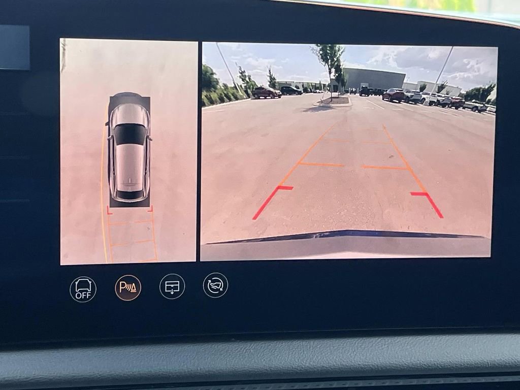 New 2025 Cadillac Optiq Sport 1 image 33