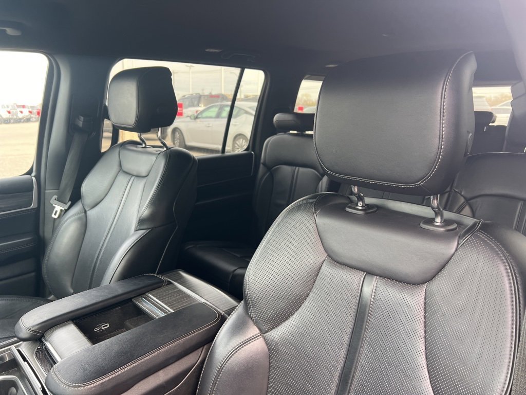 Used 2024 Jeep Wagoneer Series II w/ Flexible Seating Group image 14