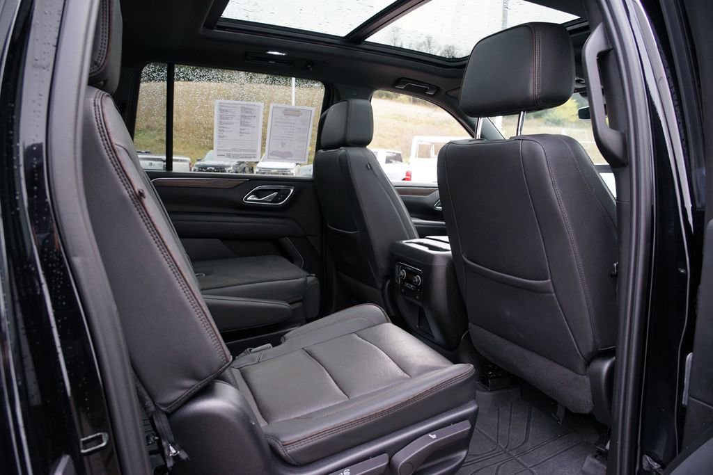 Used 2023 Chevrolet Suburban High Country w/ Premium Package image 29