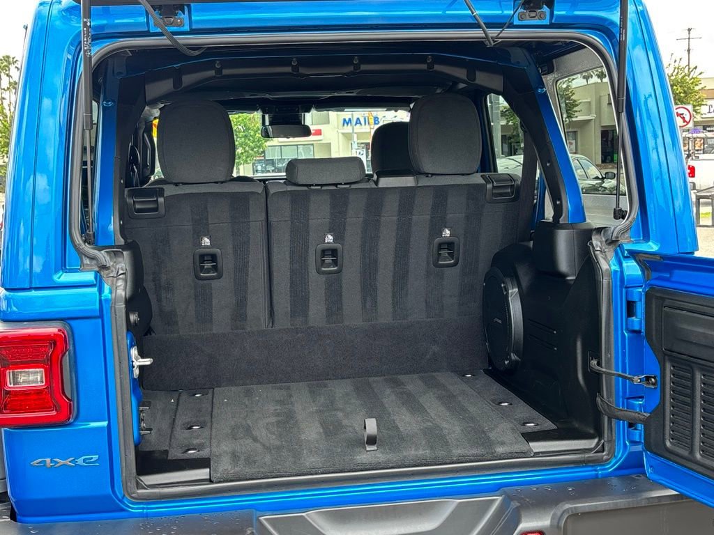 Used 2024 Jeep Wrangler Unlimited image 25