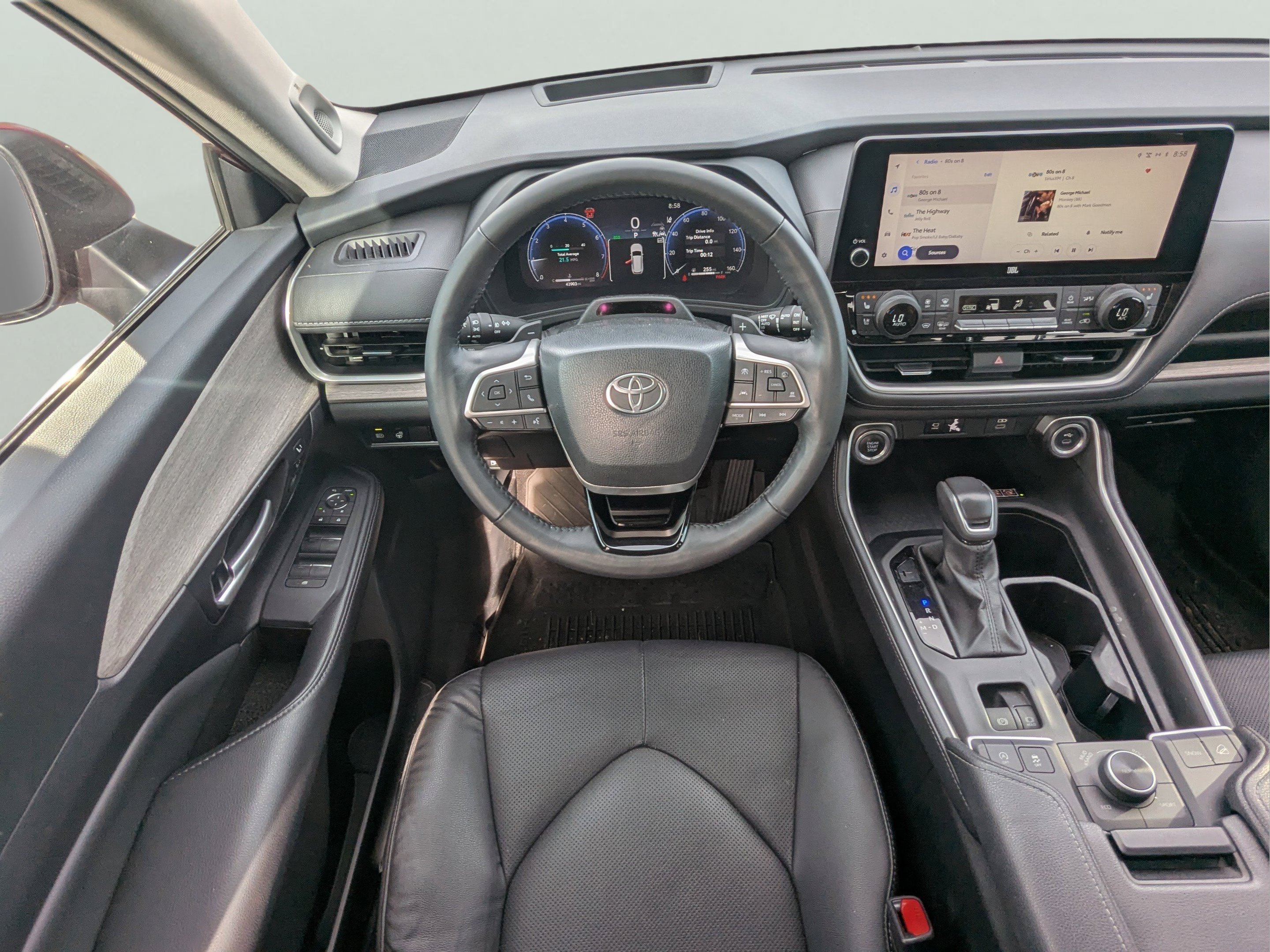 Used 2024 Toyota Grand Highlander AWD image 17