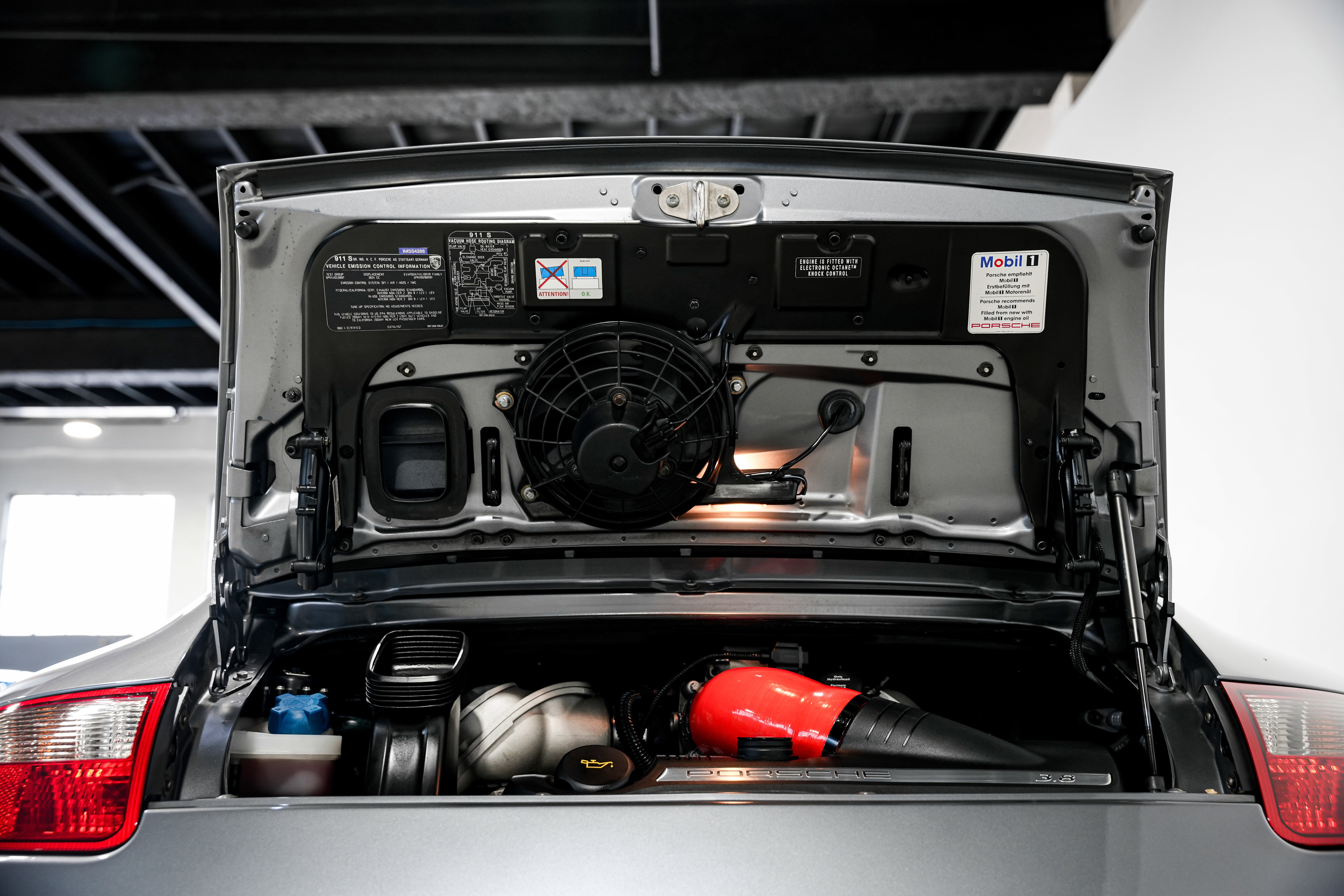 Used 2005 Porsche 911 Carrera S RWD image 40