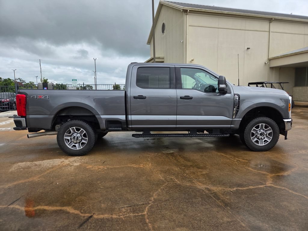 Used 2025 Ford F250 XLT AWD/4WD image 4