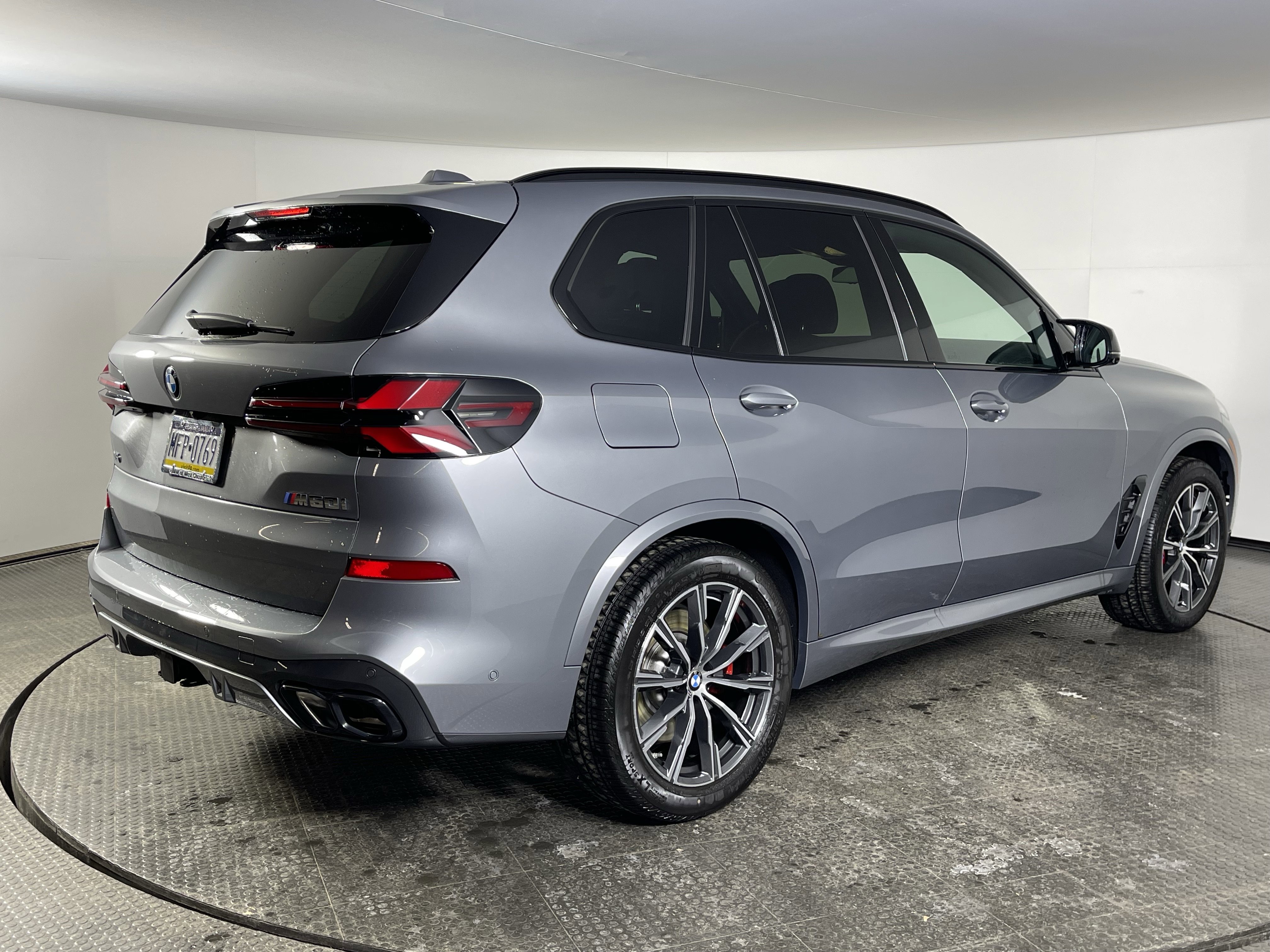 Used 2026 BMW X5 M60i image 5
