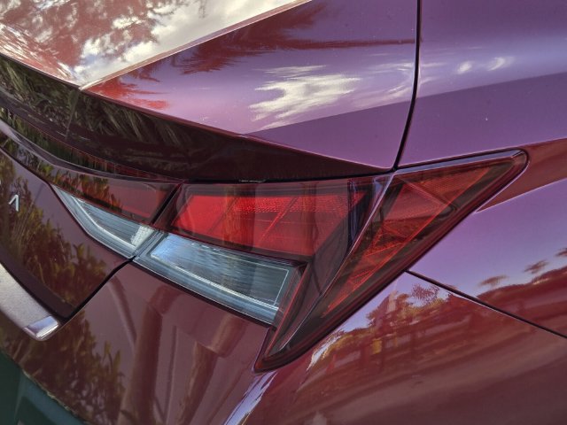 Used 2024 Hyundai Elantra SE FWD image 7