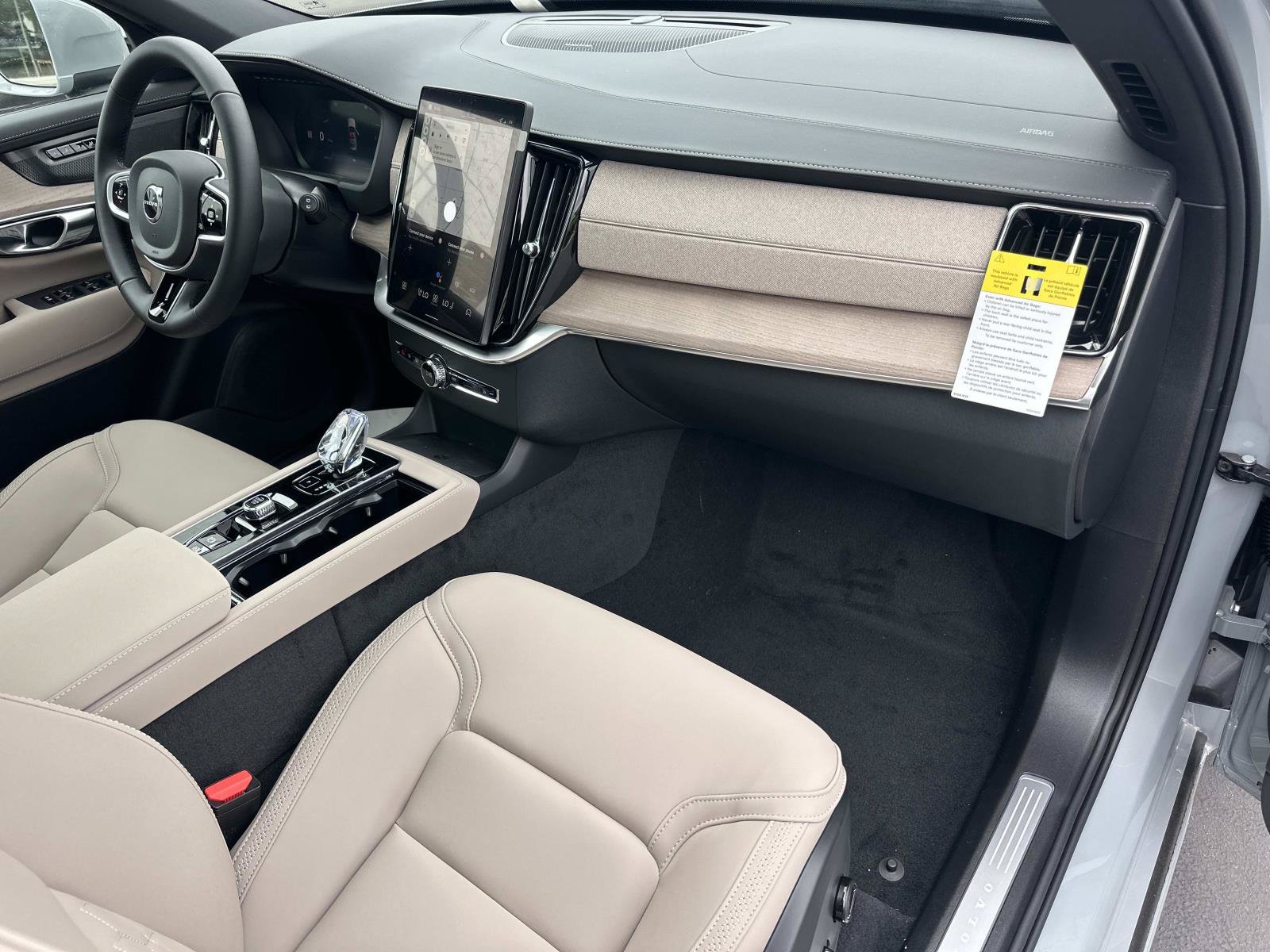 New 2026 Volvo XC90 T8 Plus AWD/4WD image 23