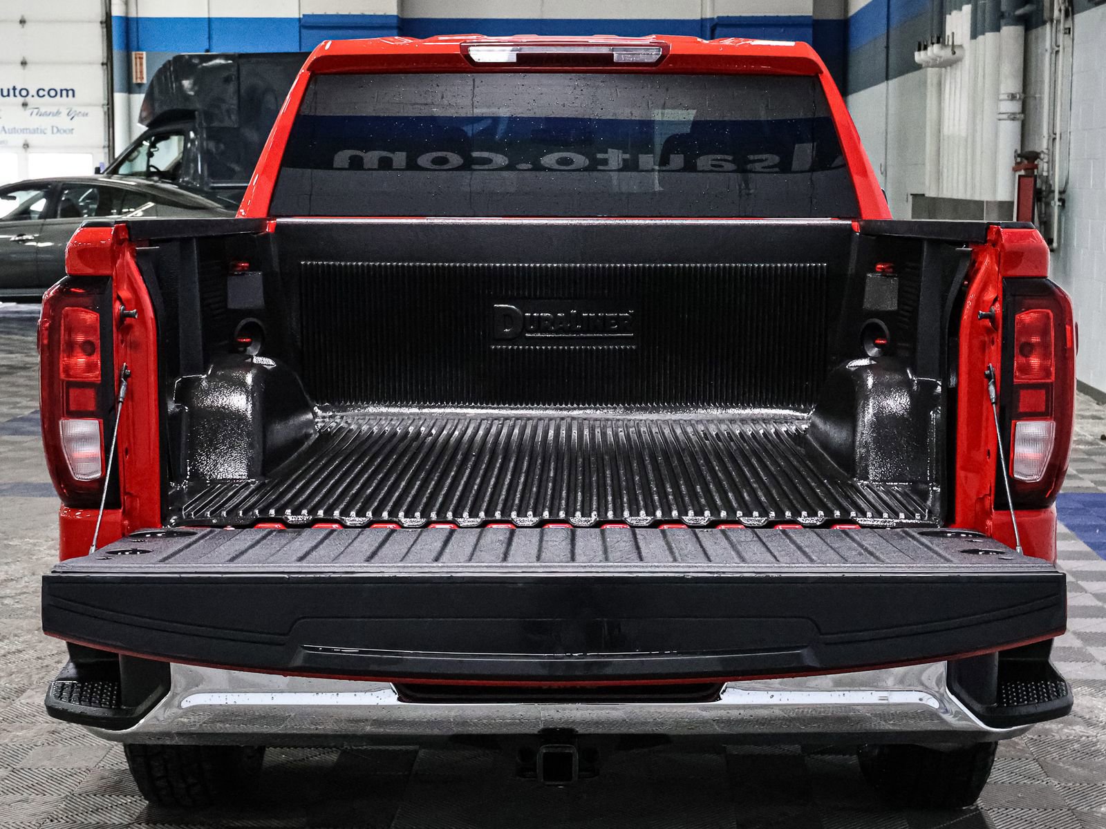 Used 2024 GMC Sierra 1500 SLE image 18