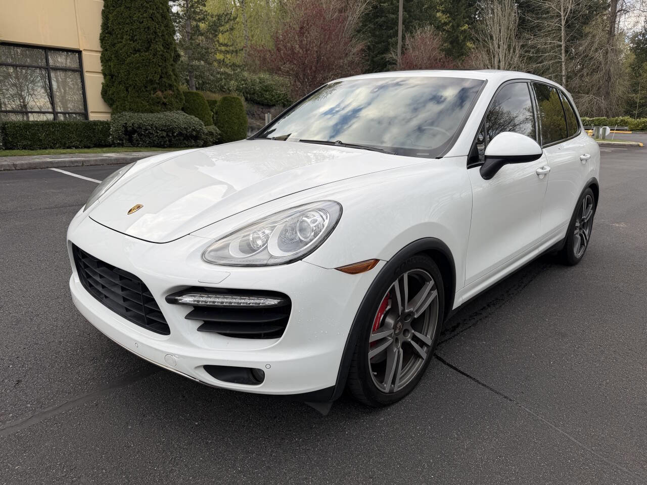 Used 2013 Porsche Cayenne Turbo AWD/4WD image 1