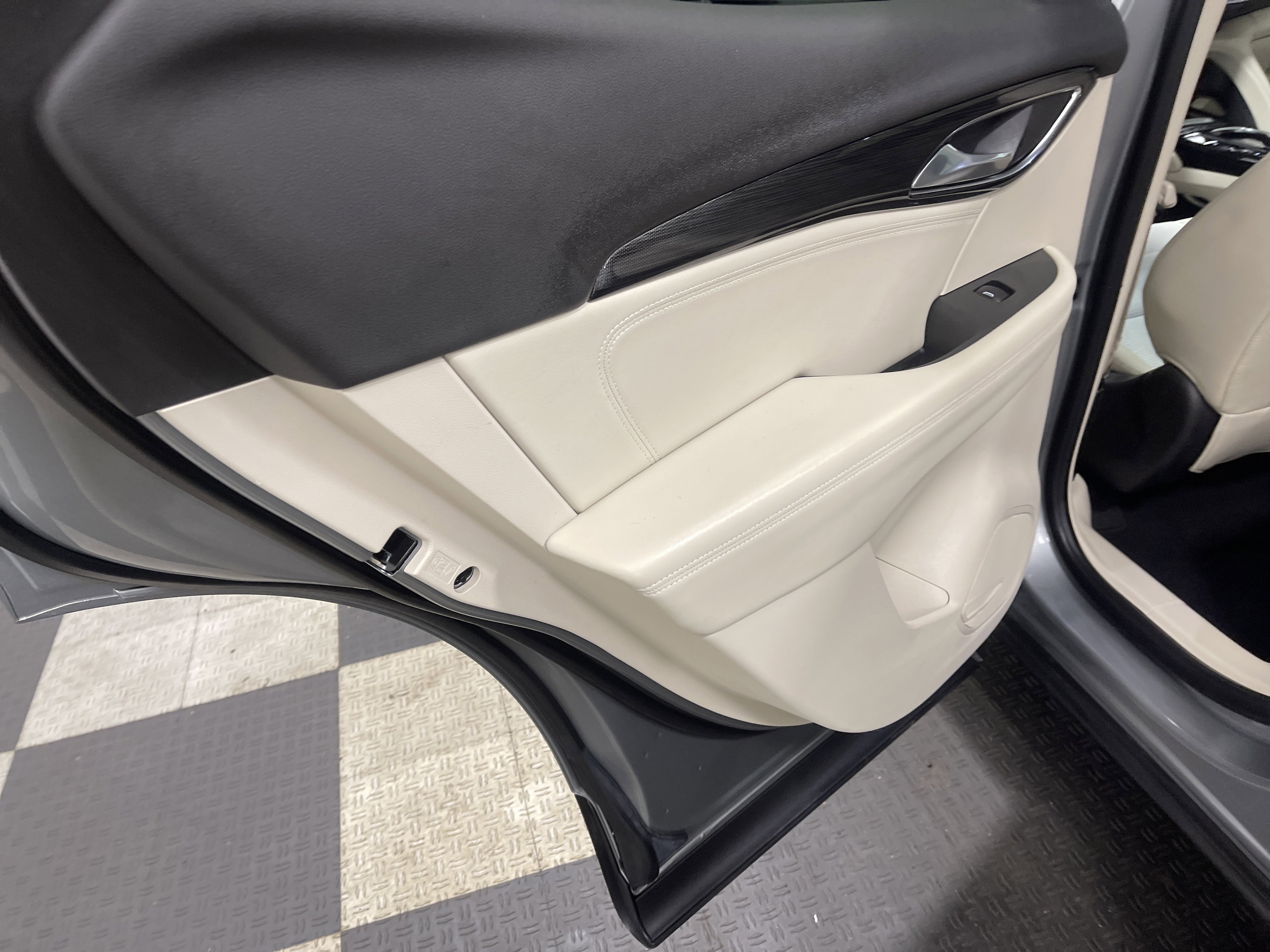 Used 2023 Buick Envision Preferred image 15