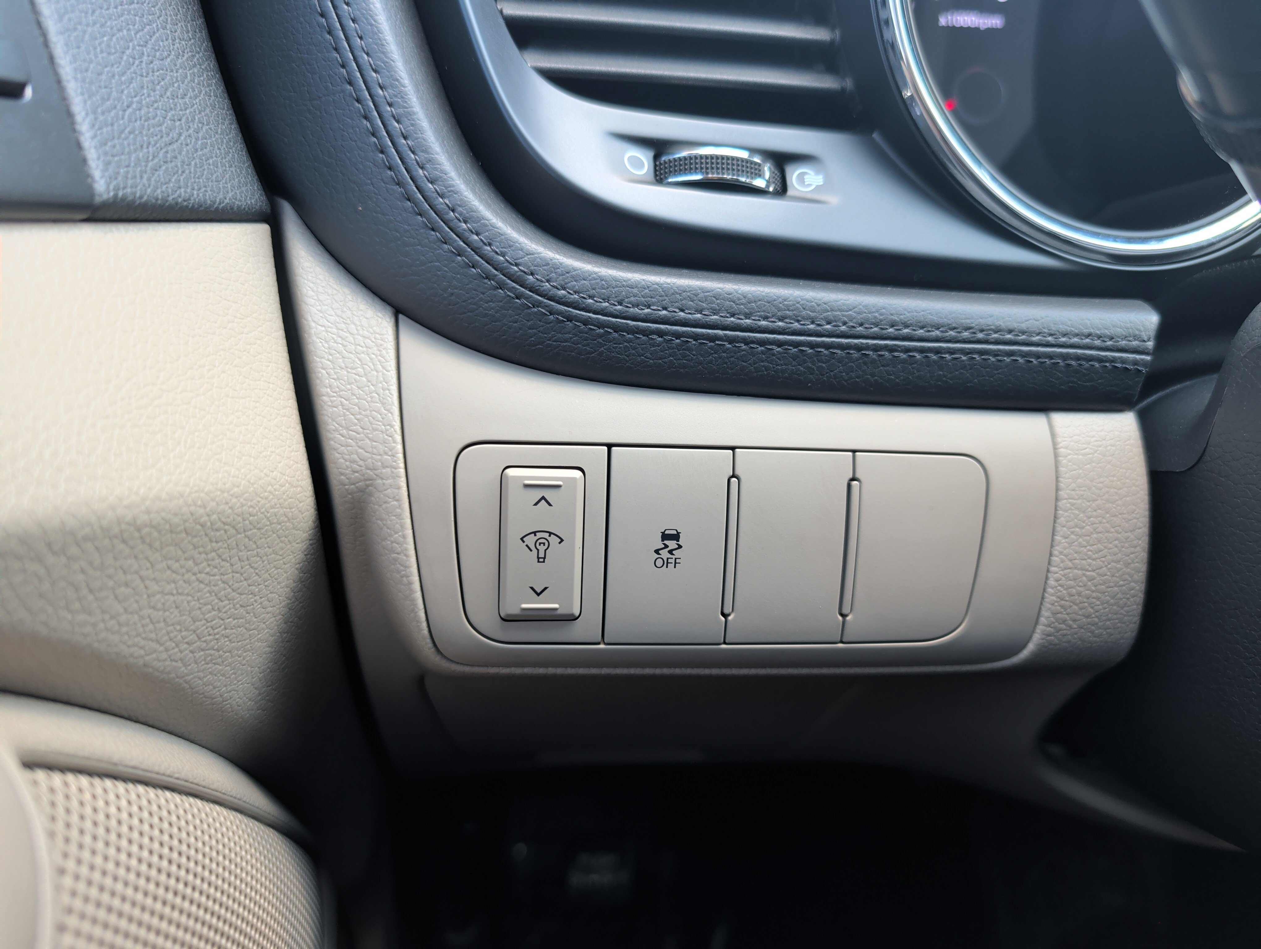 Used 2011 Kia Optima EX FWD image 27