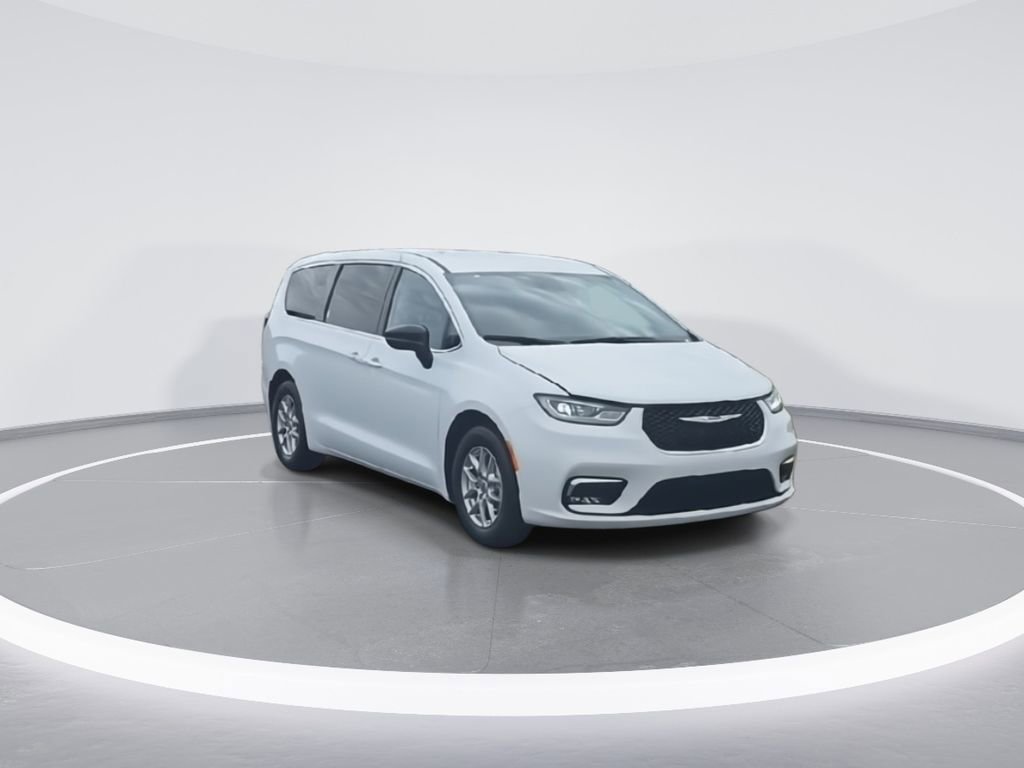 Used 2024 Chrysler Pacifica Touring-L FWD image 2