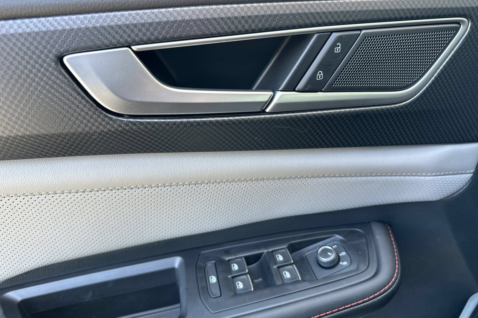New 2026 Volkswagen Atlas Peak Edition AWD/4WD image 11