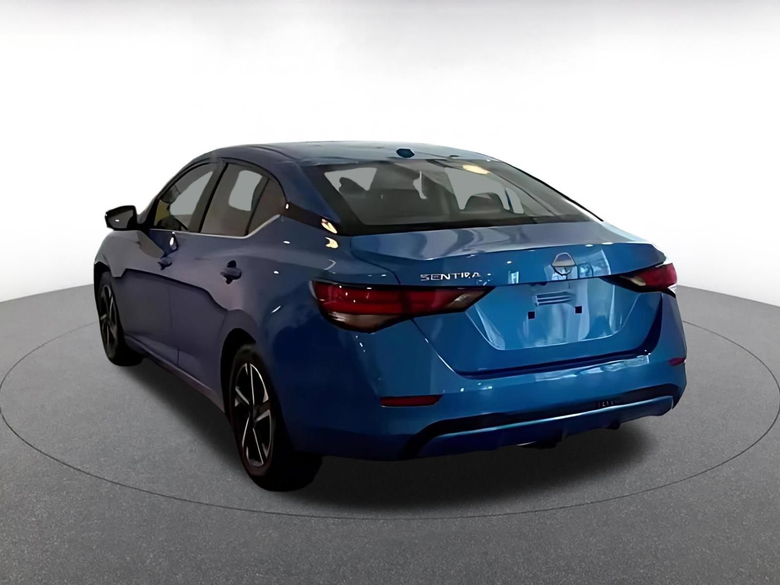 Used 2025 Nissan Sentra SV FWD image 9