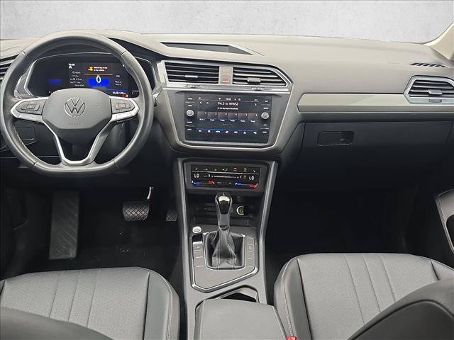 Used 2023 Volkswagen Tiguan SE w/ Panoramic Sunroof Package FWD image 20
