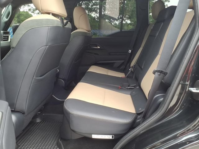 Used 2025 Lexus GX 550 AWD/4WD image 19