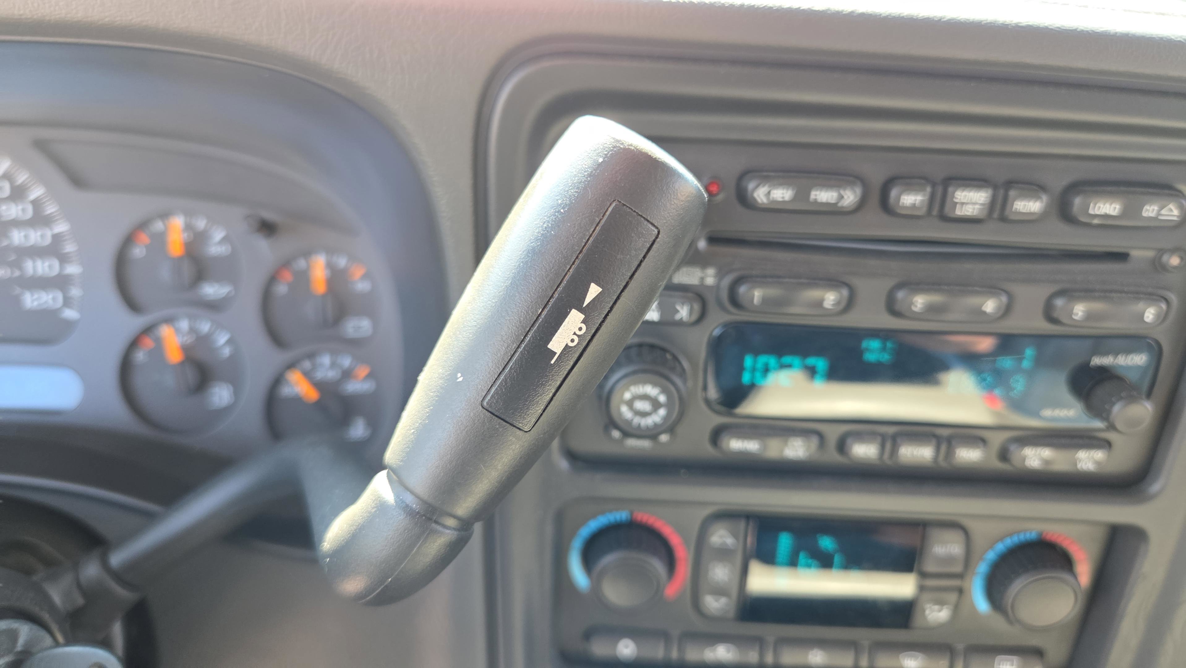 Used 2003 Chevrolet Tahoe LT RWD image 23