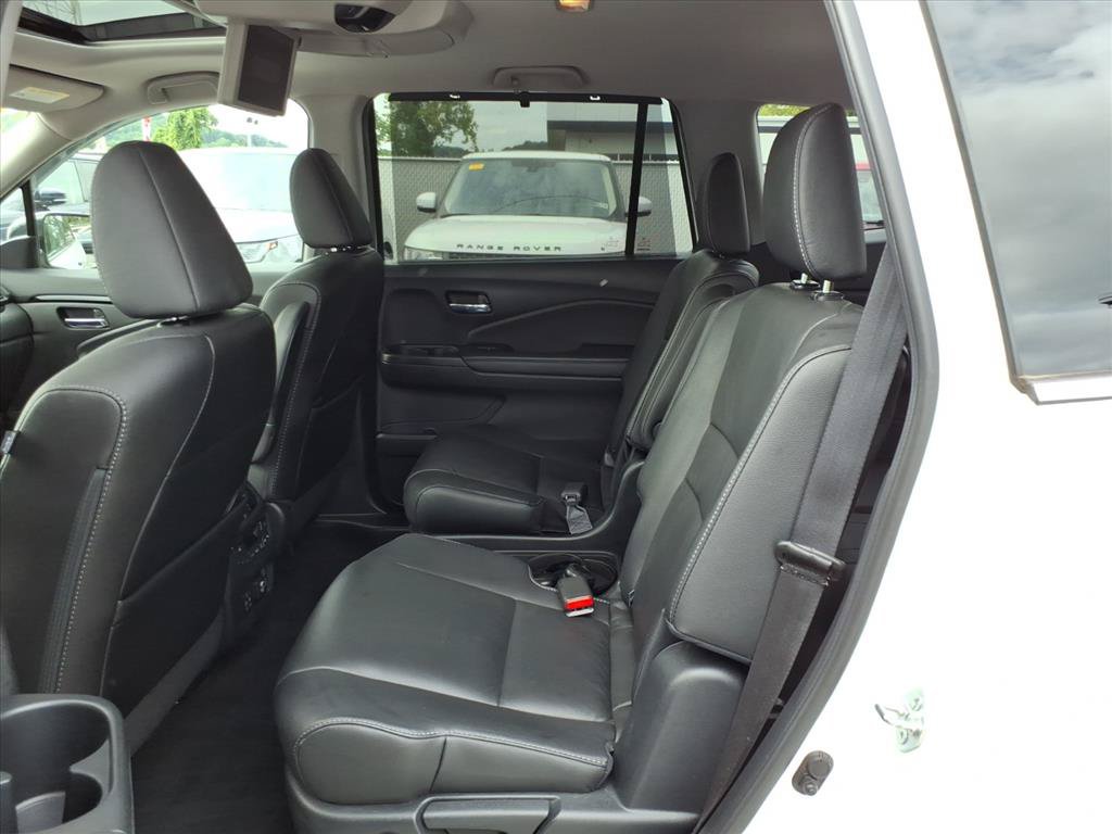 Used 2022 Honda Pilot Touring image 12