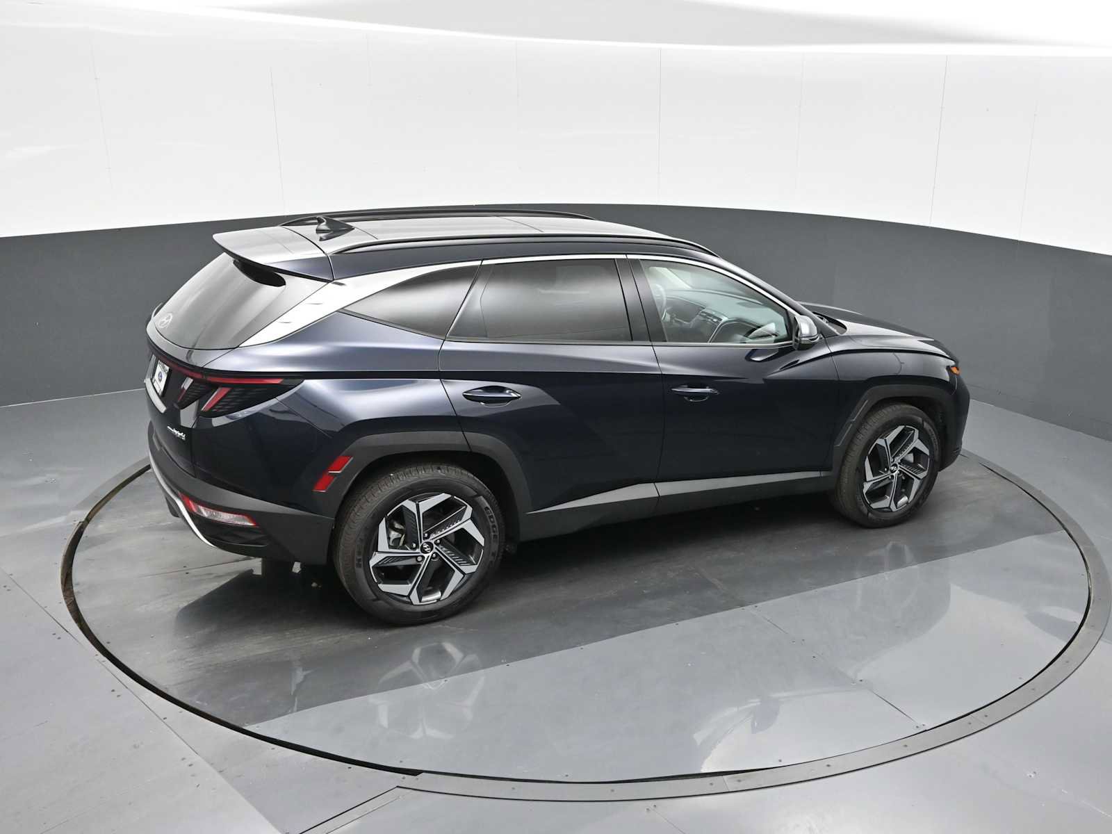 Used 2023 Hyundai Tucson Limited w/ Cargo Package image 32