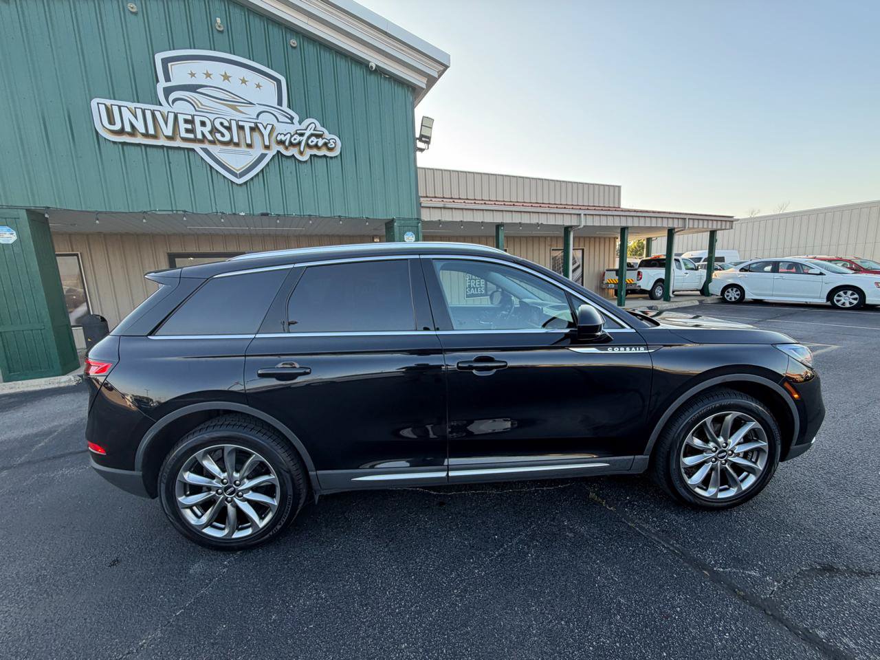 Used 2020 Lincoln Corsair AWD w/ Premium Package image 2