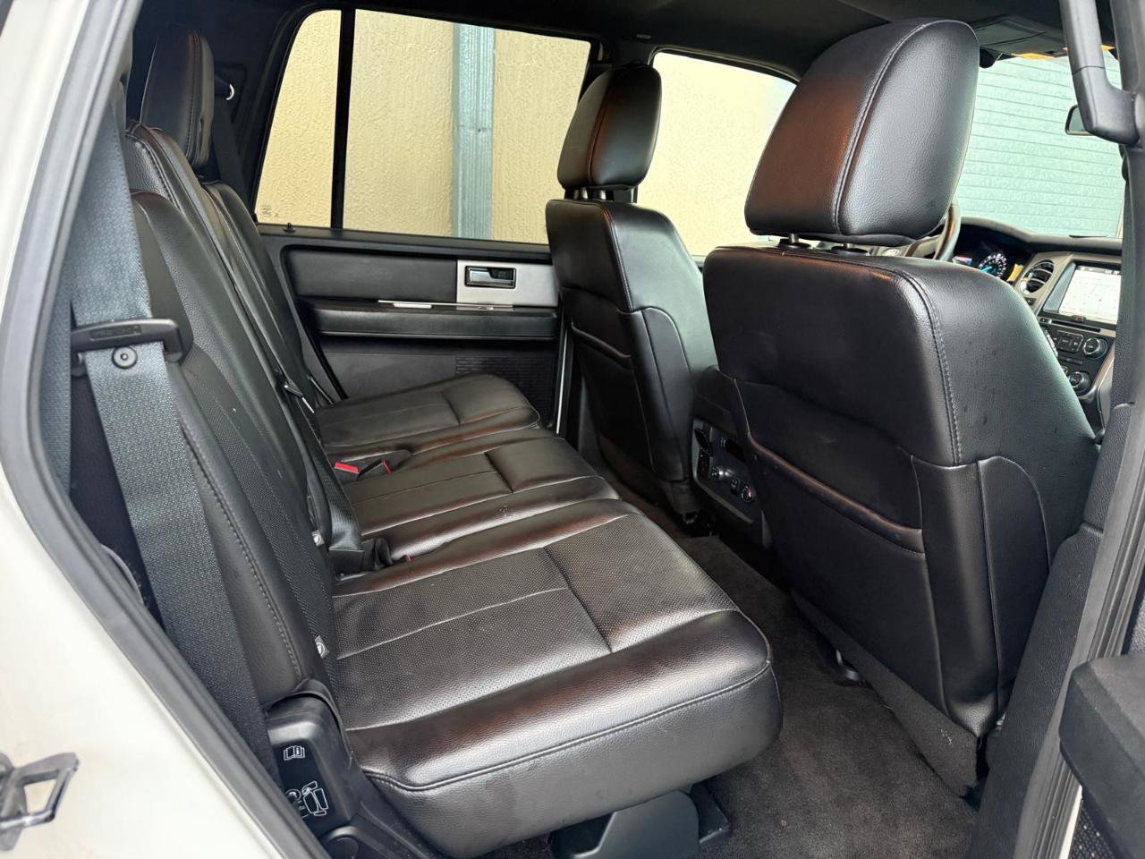 Used 2017 Ford Expedition XLT w/ Equipment Group 202A RWD image 27
