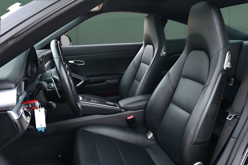 Used 2017 Porsche 911 Carrera S image 2