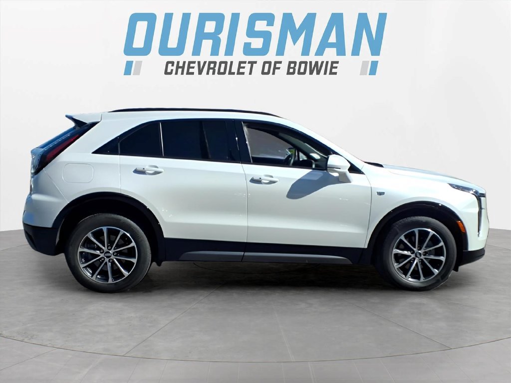 Used 2024 Cadillac XT4 Sport FWD image 2