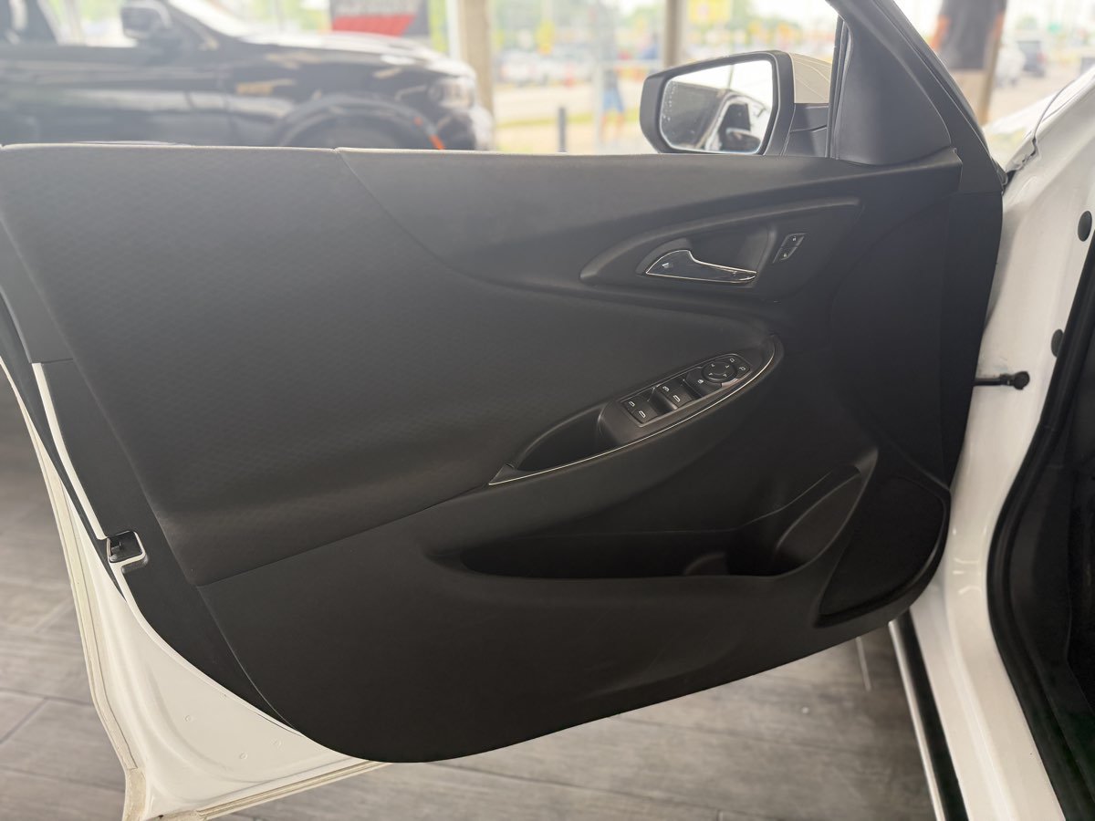 Used 2019 Chevrolet Malibu LT FWD image 33