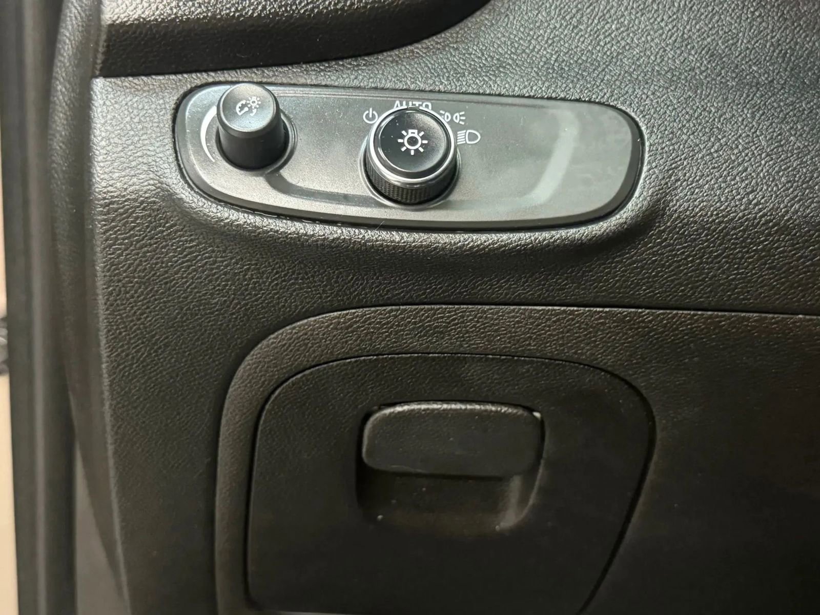 Used 2018 Chevrolet Trax LS image 28