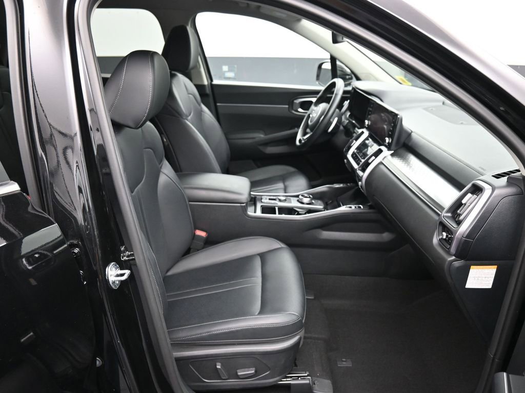 Certified 2023 Kia Sorento EX image 27