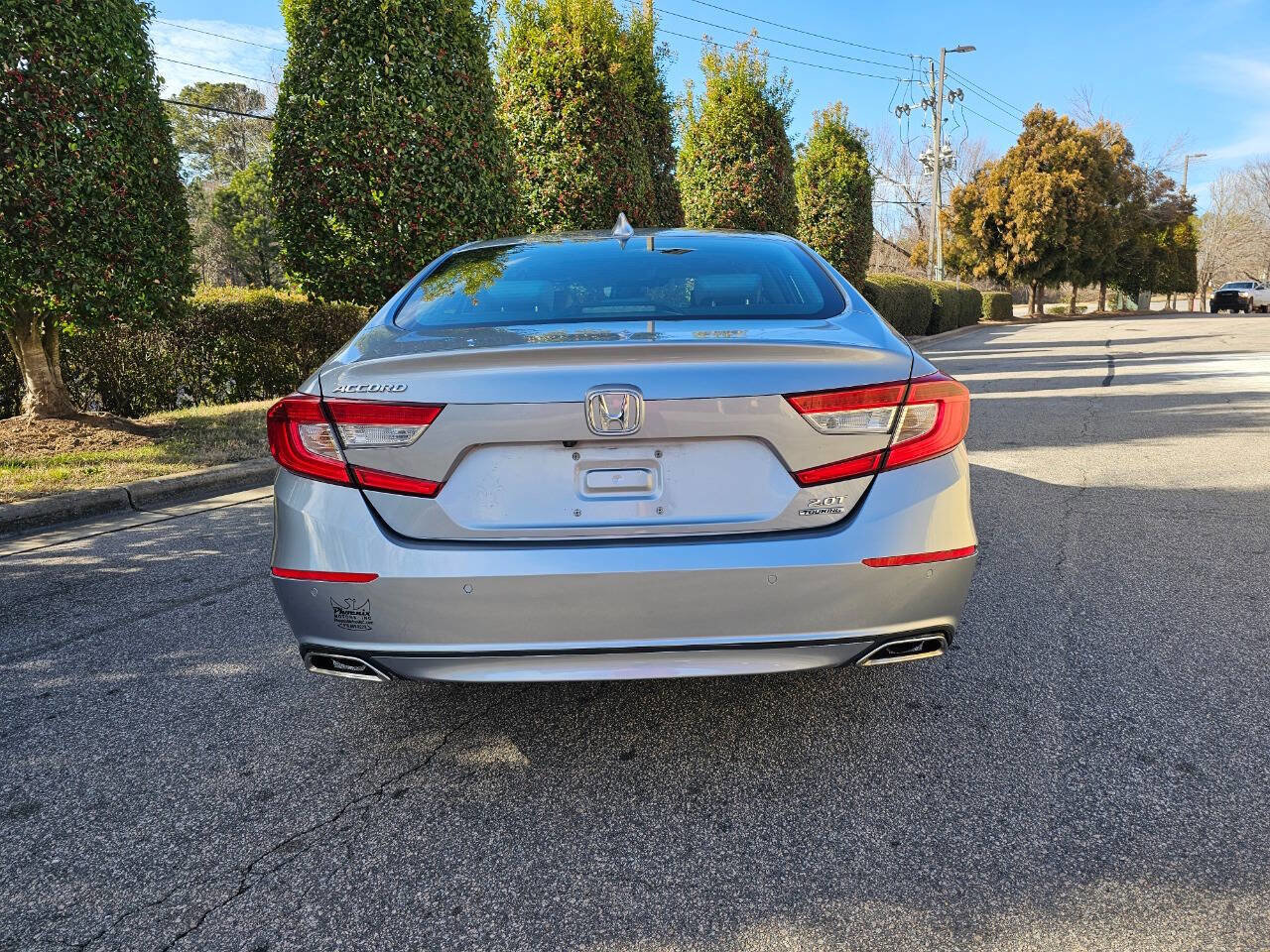 Used 2019 Honda Accord Touring image 4