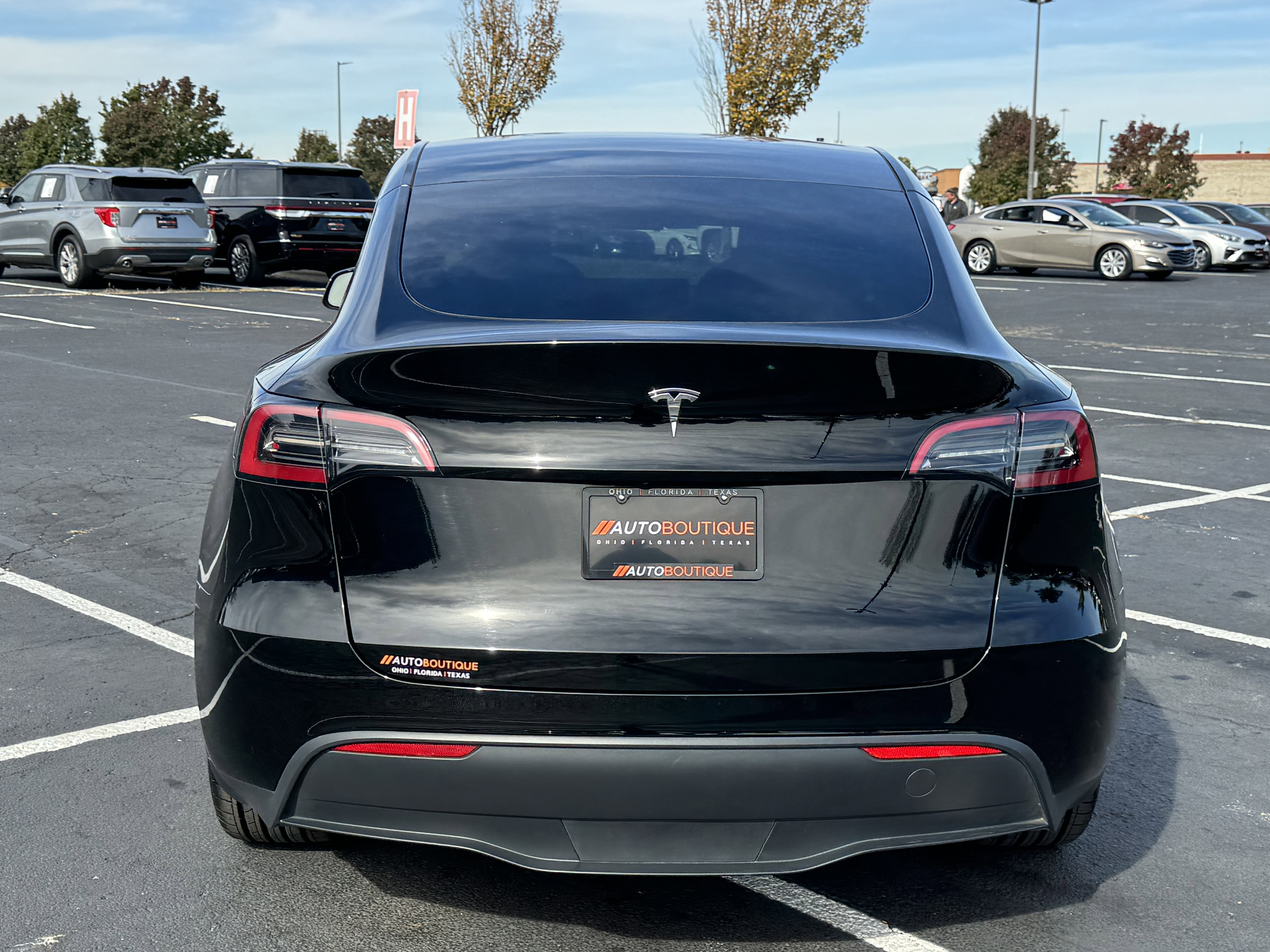 Used 2024 Tesla Model Y 2WD image 12